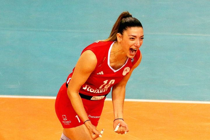 ΠΑΟΚ – Ολυμπιακός 0-3: Ανώτερες οι ερυθρόλευκες, έσπασαν την έδρα του Δικέφαλου, έκαναν το 2-0 και βρίσκονται αγκαλιά με τον τίτλο