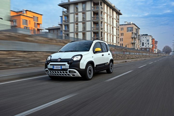 Το Fiat Panda Hybrid ρίχνει το γάντι στα μεταχειρισμένα με τιμή 14.990 ευρώ