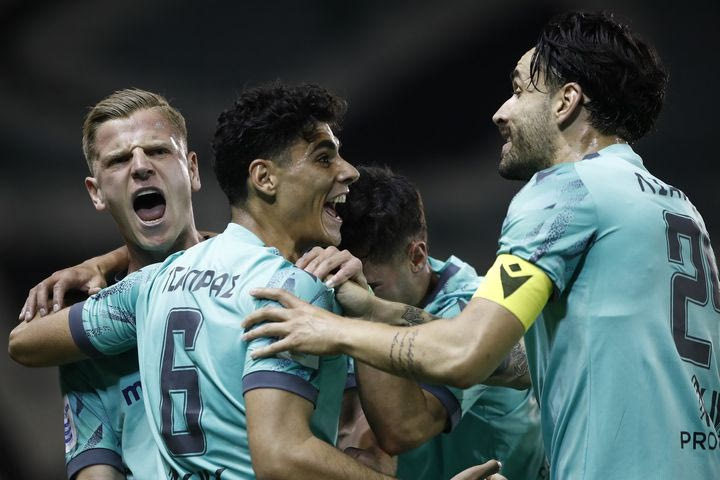 Athens Kallithea – Λεβαδειακός 0-3: Πάρτι των Βοιωτών στη Λεωφόρο, στα σχοινιά η ομάδα του Μαλεζά