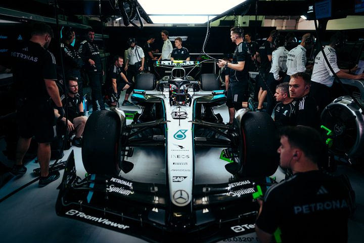 Ποινή μίας θέσης στην εκκίνηση του Μπαχρέιν για τους Ράσελ και Αντονέλι