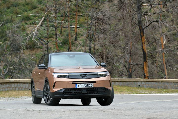 Opel Grandland: Το κορυφαίο SUV της μάρκας, δίνει έμφαση στη βιωσιμότητα