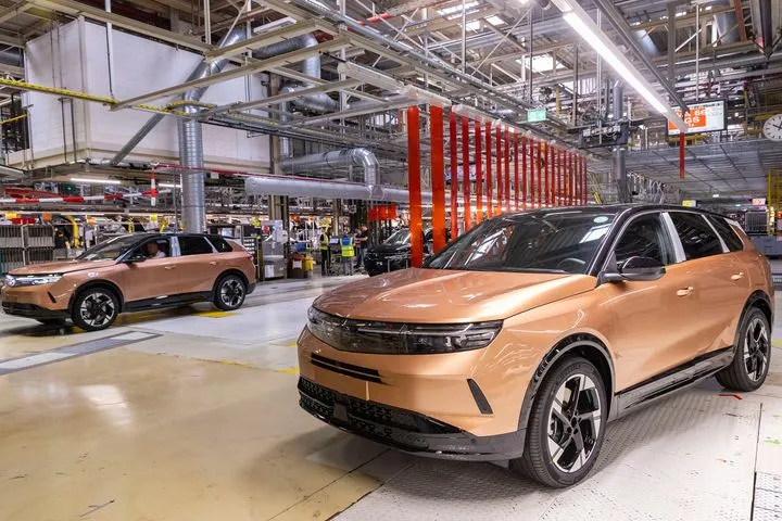 Αυτά είναι τα “Made in Germany” ηλεκτρικά της Opel- Το ξεχωριστό μεγάλο SUV και το δυναμικό μικρομεσαίο