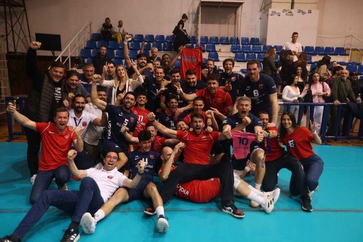 Πανιώνιος: Ιστορική άνοδος στη Volley League με νίκη επί του Άρη