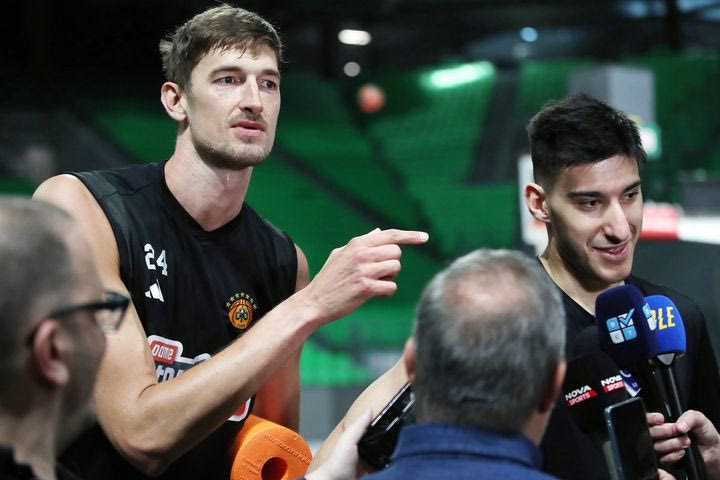 Η ατάκα Πλάις για τον Καλαϊτζάκη: “Ένας από τους καλύτερους αμυντικούς στην Ευρώπη”
