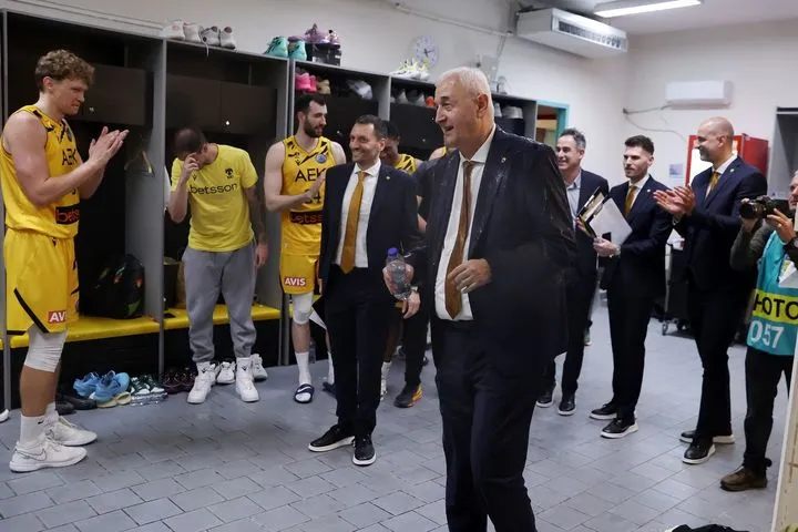 Χαμός στα αποδυτήρια της ΑΕΚ για την πρόκριση στο Final Four του BCL, μπουγέλο στον Σάκοτα