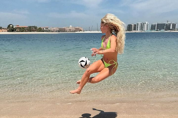 Αλίσα Λέμαν: Το beach workout στην άμμο με φόντο το Ντουμπάι
