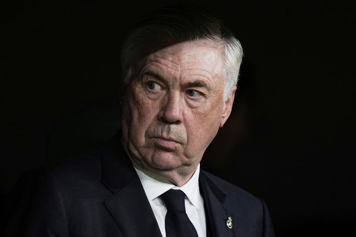 Κάρλο Αντσελότι: Ο κύκλος που κλείνει, οι μπλαουγκράνα ήχοι που τον στοιχειώνουν και οι οιωνοί που “καίνε” στα μάτια του