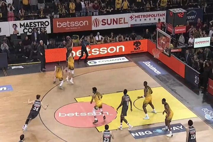 ΑΕΚ Betsson – ΠΑΟΚ: Συγκλονιστικό φινάλε στην κανονική διάρκεια με τρίποντο του Μπάρτλεϊ και buzzer-beater του Γκρέι