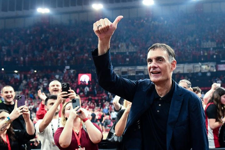 Ολυμπιακός: Η αποθέωση σε Μιλουτίνοβ – Μπαρτζώκα και το πάθος για το 2-0