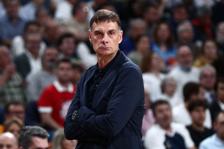 Ολυμπιακός: Τι σημαίνει “η αγορά είναι στενή” που λέει ο Γιώργος Μπαρτζώκας