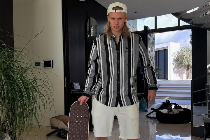 Ο Χάλαντ σε στροφή καριέρας: Με skateboard αντί για ποδοσφαιρικά παπούτσια στην αποθεραπεία του