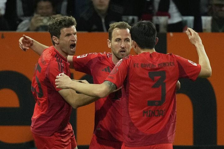 Άουγκσμπουργκ – Μπάγερν 1-3: Πήρε με σπουδαία ανατροπή το μίνι βαυαρικό ντέρμπι και άφησε 9 πόντους πίσω την Λεβερκούζεν