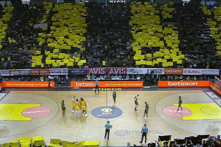 ΑΕΚ Betsson: “Καυτή” ατμόσφαιρα στη γεμάτη SUNEL Arena και κιτρινόμαυρο κορέο για τον προημιτελικό με τη Ναντέρ