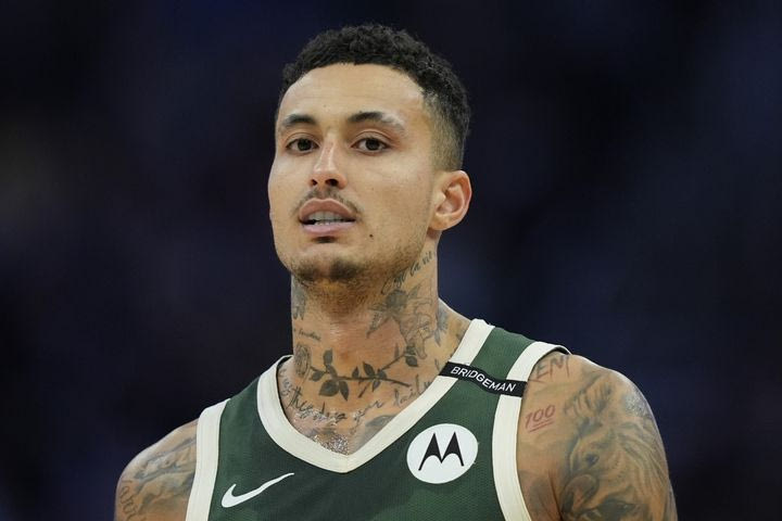 NBA: Οι – δίχως Γιάννη – Μπακς λύγισαν στη Σάρλοτ από τους Χόρνετς