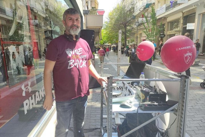 ΑΕΛ: Το SPORT24 στη Λάρισα για το μεγάλο πάρτι, ο χαμός στην μπουτίκ της ομάδας, η σκηνή και ο DJ