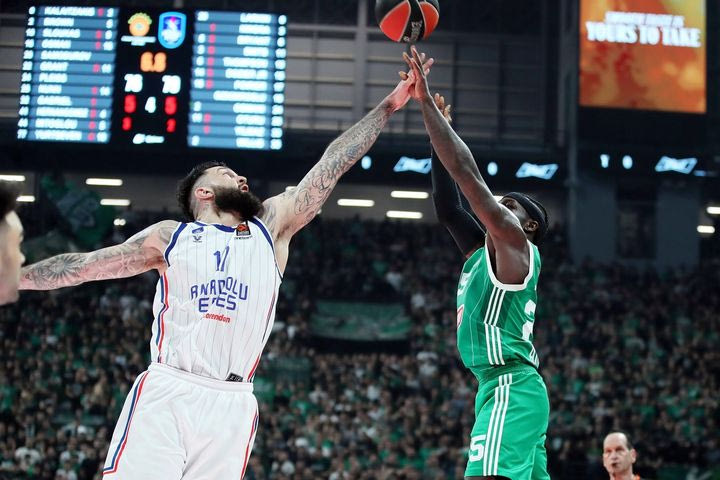 Η φάση του Πουαριέ με τον Ναν στο τέλος του αγώνα