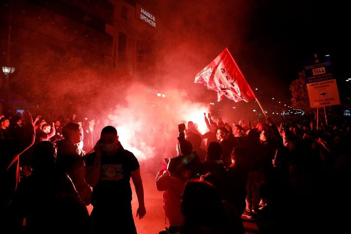 Ολυμπιακός: Χαμός στο Πασαλιμάνι, μετά από την κατάκτηση του 48ου πρωταθλήματος