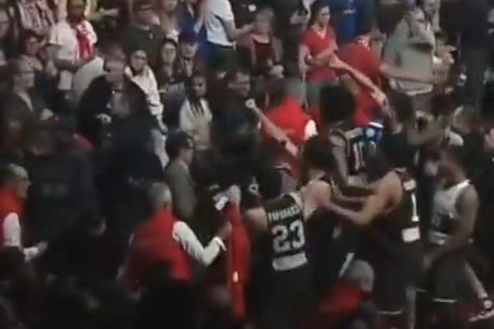ΠΑΟΚ: Τα δραματικά τελευταία δευτερόλεπτα με τη Σολέ και οι πανηγυρισμοί με τον κόσμο