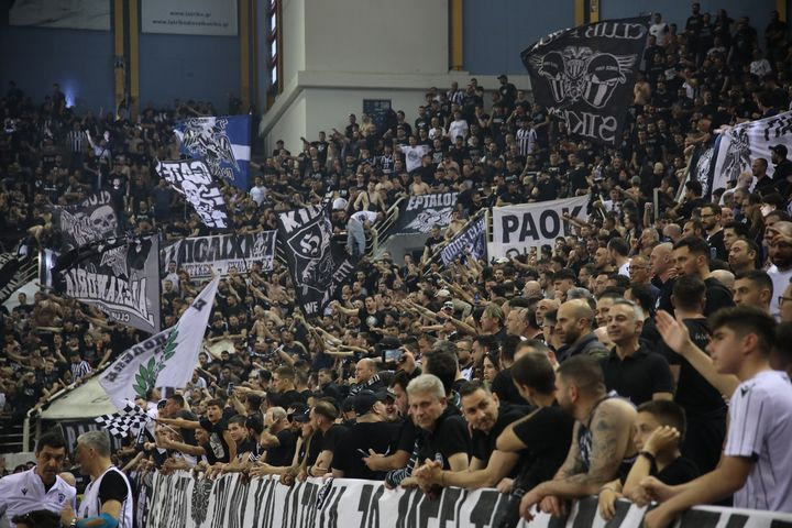 ΠΑΟΚ – Μπιλμπάο: Η εκρηκτική ατμόσφαιρα από τους φίλους του Δικεφάλου μία ώρα πριν από το τζάμπολ