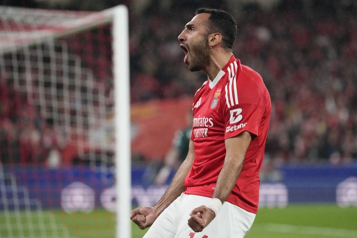 Ο Βαγγέλης Παυλίδης πανηγυρίζει