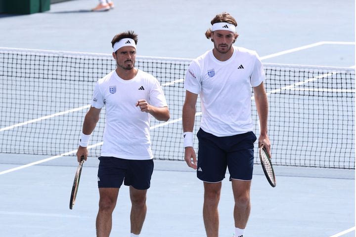 Ο Πέτρος κι ο Στέφανος Τσιτσιπάς στο Davis Cup