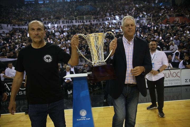 ΠΑΟΚ: Μεγάλες μορφές της ένδοξης ασπρόμαυρης ιστορίας στο “Παλατάκι” για τον τελικό με την Μπιλμπάο