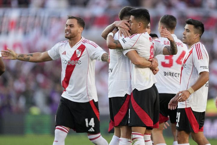 Ρίβερ Πλέιτ – Μπόκα Τζούνιορς 2-1: Ο 17χρονος Μασταντουόνο έλαμψε στο Superclasico με φάουλ-μαγεία