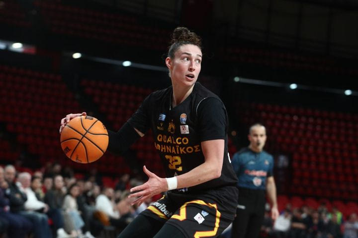 Ολυμπιακός – Αθηναϊκός 73-79: Με MVP τη Σέπαρντ ο Αθηναϊκός άλωσε το ΣΕΦ και έβαλε φωτιά στη σειρά των τελικών