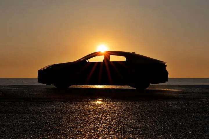 Η Lexus έδωσε την πρώτη εικόνα του νέου ES- Σε λίγες μέρες τα επίσημα αποκαλυπτήρια (VIDEO)