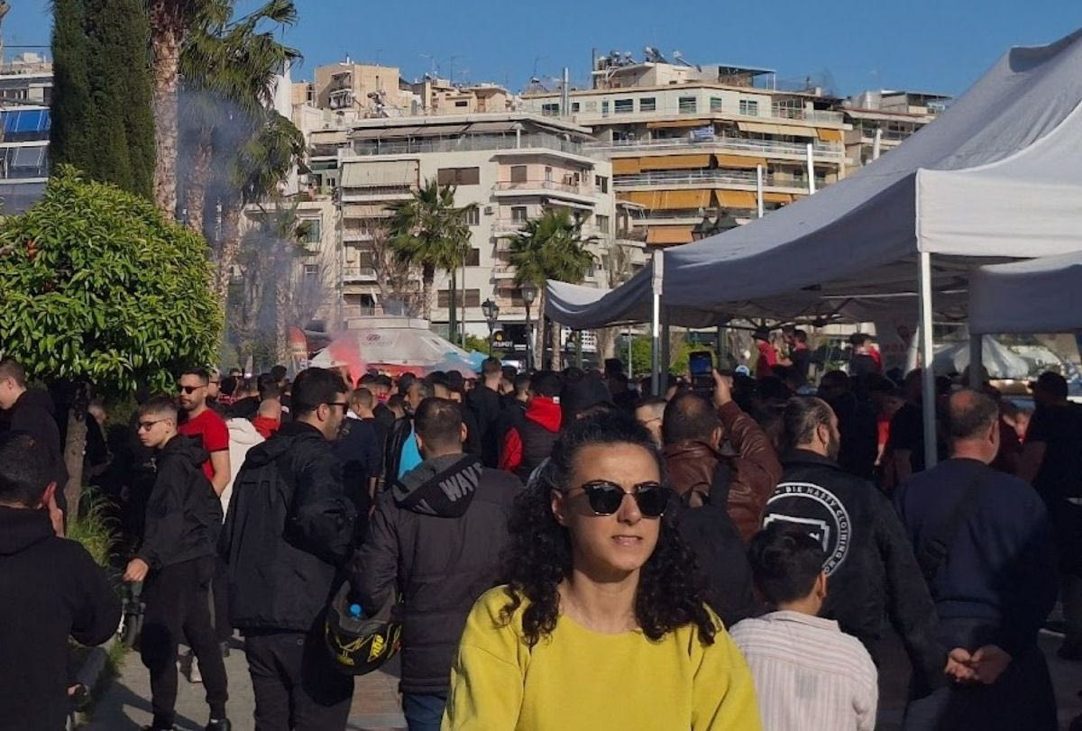 Οι φίλοι του Ολυμπιακού στο Πασαλιμάνι