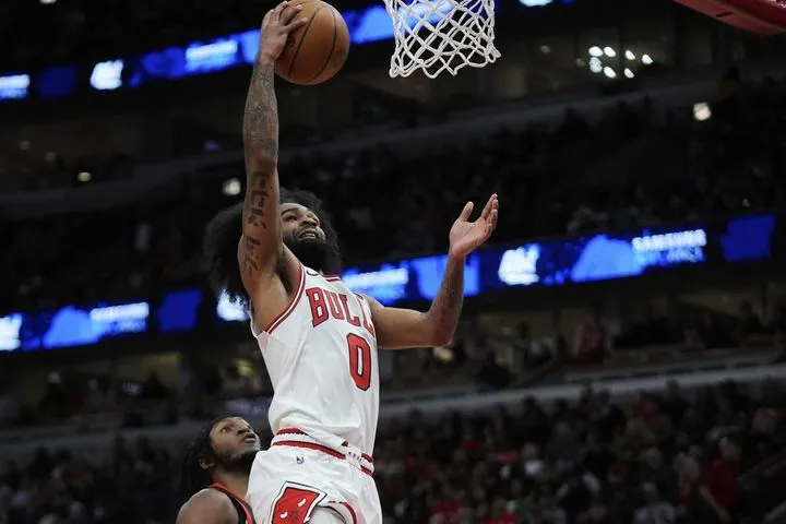 NBA, τα αποτελέσματα της βραδιάς: Επιβλητικοί οι Μπουλς κόντρα στους Ράπτορς, οι Νικς υπέταξαν τους Σίξερς