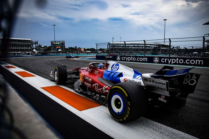 H Ferrari αλλάζει, μεσούσης της σεζόν, όλη τη γεωμετρία της SF-25