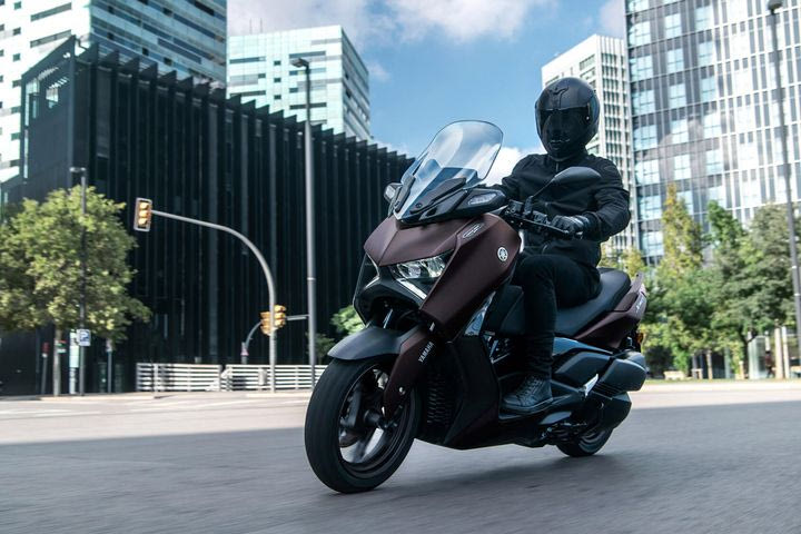 To Yamaha XMAX 300 Tech MAX σε νέα μειωμένη τιμή