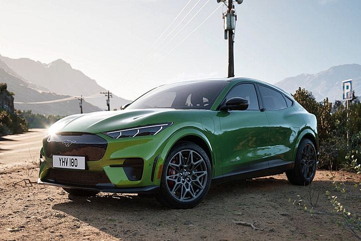 Αυτές είναι οι αλλαγές στη Mustang Mach-E- Νέα χρώματα, περισσότεροι χώροι για το ηλεκτρικό best-seller SUV της Ford