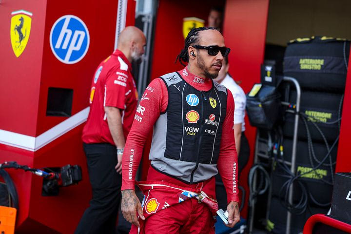 “Σύννεφα” ξανά στη Ferrari: Ο μηχανικός του Χάμιλτον τον αγνόησε στον αγώνα του Μονακό