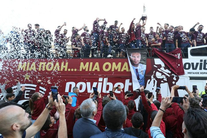 Η φιέστα της ΑΕΛ