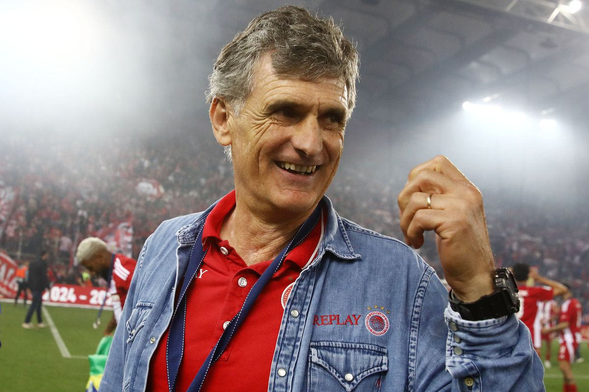 O Χοσέ Λουίς Μεντιλίμπαρ στη φιέστα του Ολυμπιακού