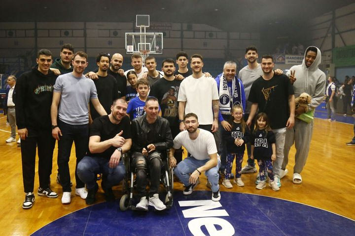 Το Ιβανώφειο “πήρε φωτιά” για τους θριαμβευτές του Ηρακλή