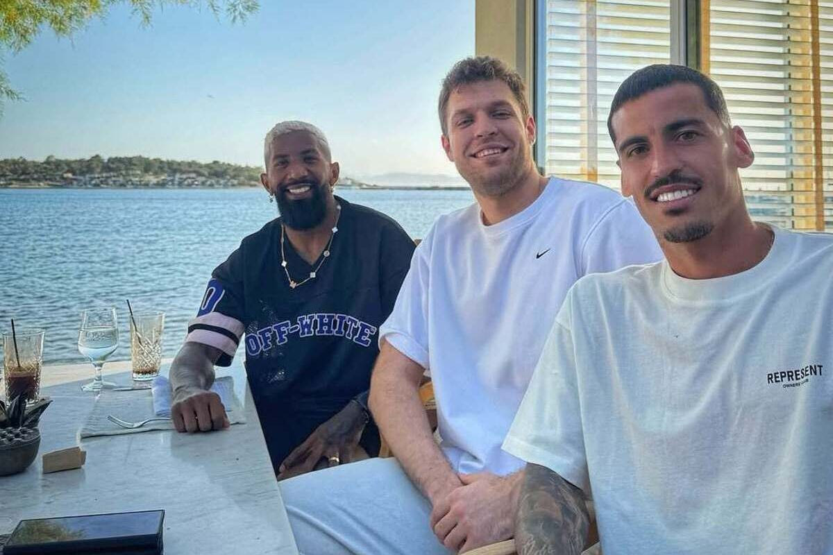 Οι Ροντινέι, Βεζένκοβ και Τσικίνιο