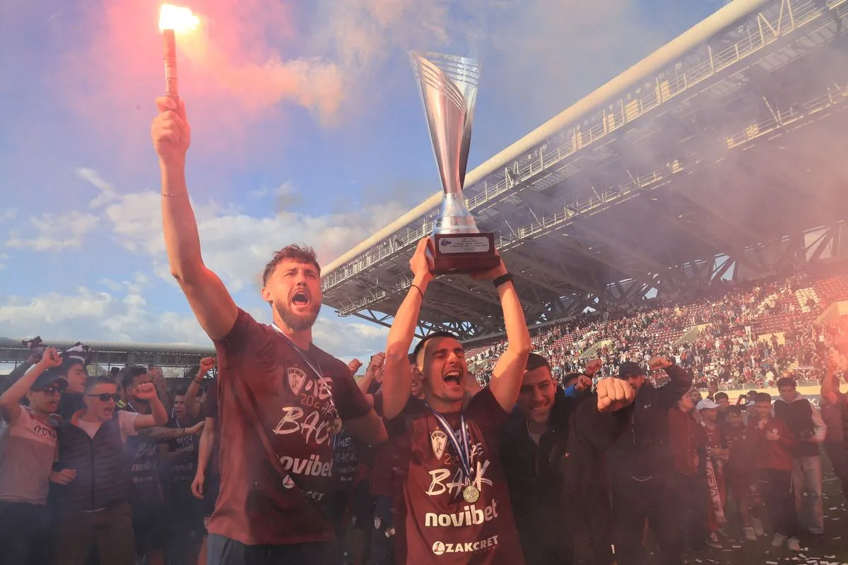 Οι παίκτες της ΑΕΛ στη φιέστα για την κατάκτηση της Super League 2