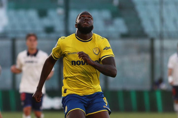 Ο Τετέι με τη φανέλα του Παναιτωλικού