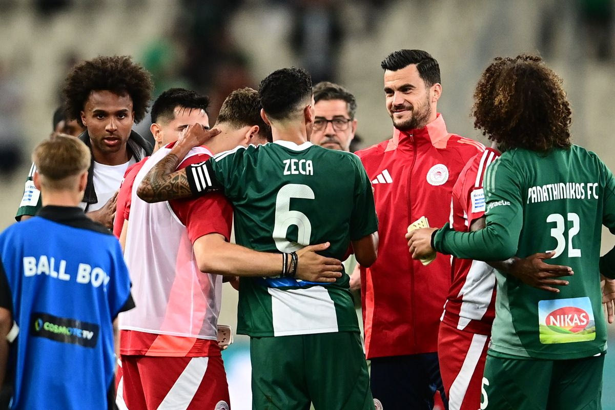 Οι παίκτες του Ολυμπιακού και ο Ζέκα