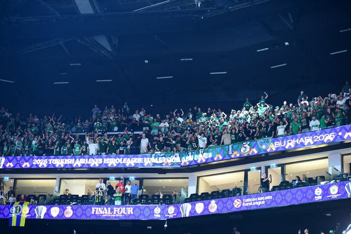 Οι φίλοι του Παναθηναϊκού στην Etihad Arena