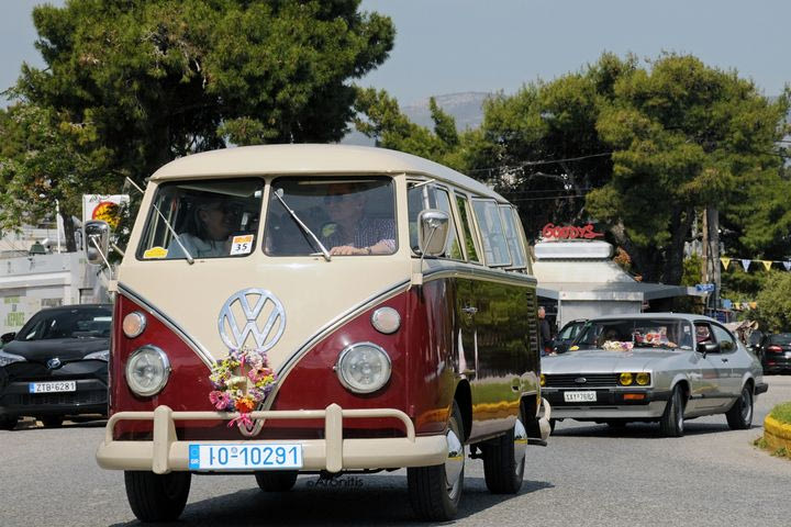 Ο 19ος Γύρος Κηφισιάς Αντίκες και Λουλούδια “Ιωάννης Λαδάκης”: Αναμνήσεις και ωραίες εικόνες στους δρόμους