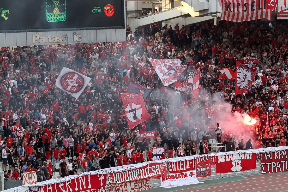 Οι φίλοι του Ολυμπιακού στο ΟΑΚΑ