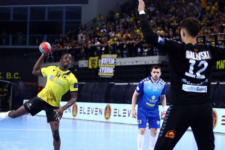 Απίστευτο: Ο τερματοφύλακας της Αλκαλόιντ έπιασε πέντε πέναλτι στο δεύτερο ημίχρονο του τελικού με την ΑΕΚ