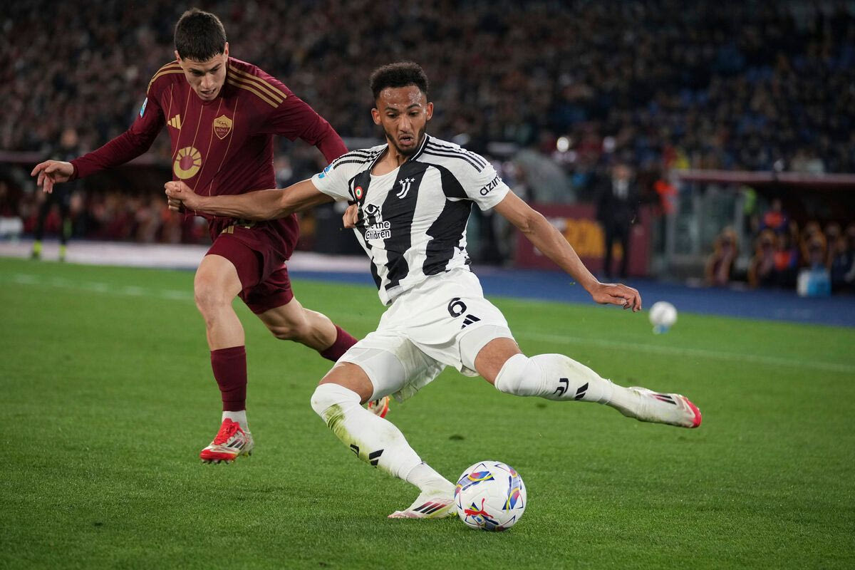 Οι παίκτες Ρόμα και Γιουβέντους