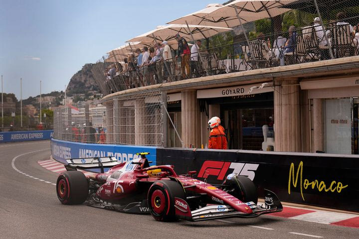 Ποινή τριών θέσεων στον Χάμιλτον για την εκκίνηση του GP του Μονακό