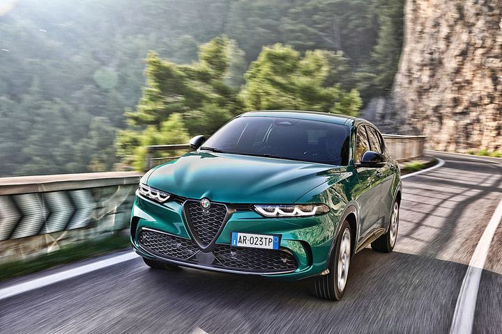 H Alfa Romeo γιορτάζει τις 100.000 μονάδες του μεσαίου της SUV