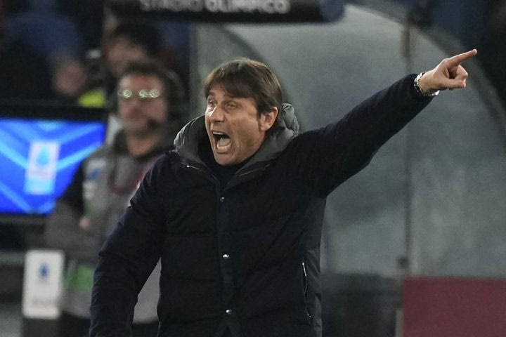 Serie A: Έξαλλος ο Κόντε με τον Κίβου, αποβλήθηκαν και οι τέσσερις προπονητές στα ματς των Νάπολι και Ίντερ